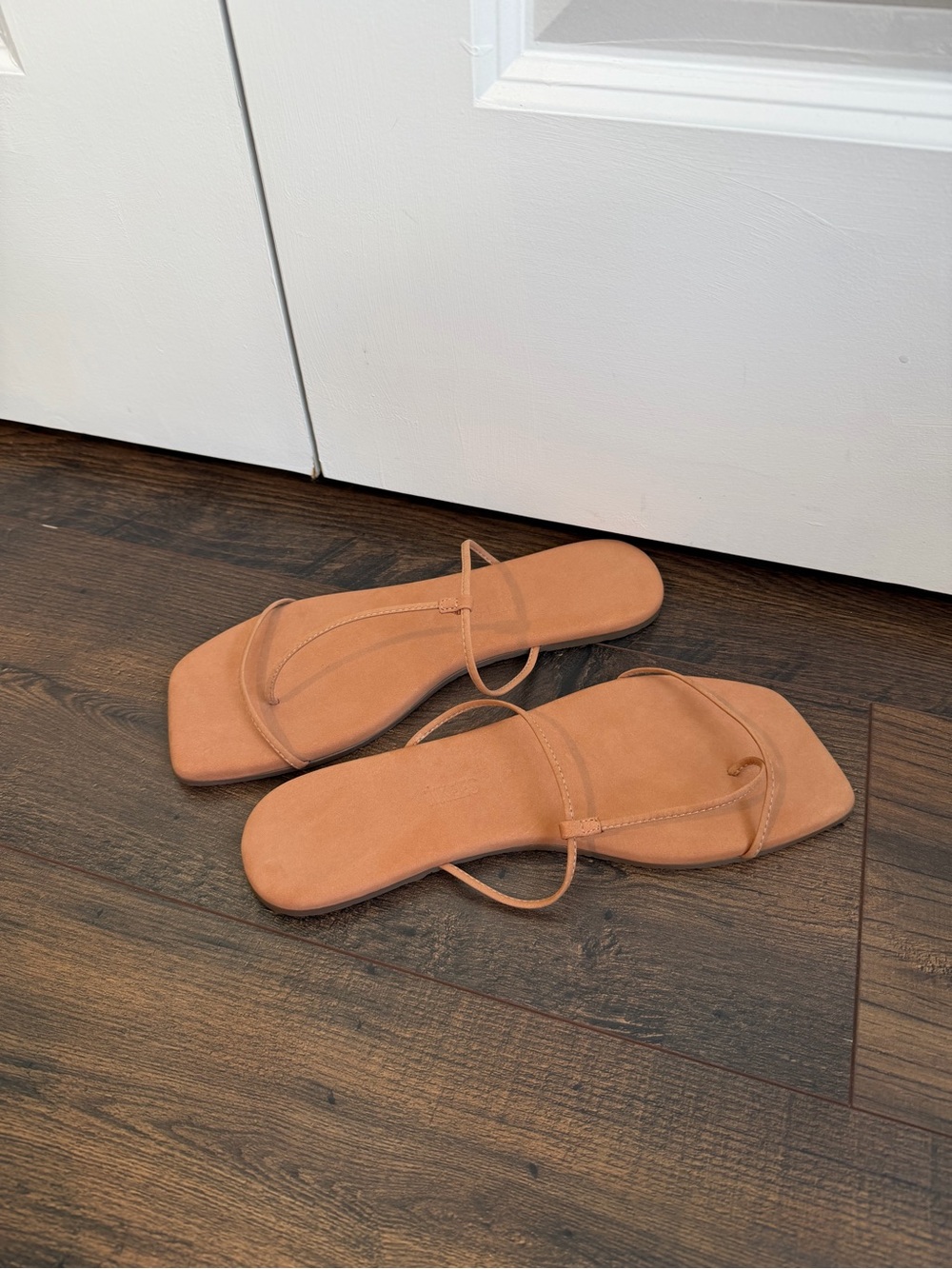 TKEES Women’s Chloe Square Toe Sandals Pout NWOT Size 9 - Picture 7 of 10